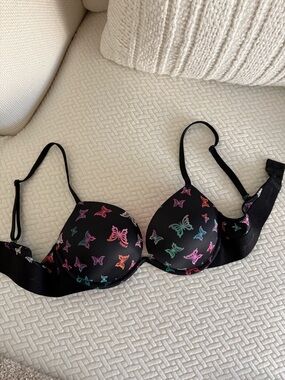 PINK Wear Everywhere Super Push-Up Bra